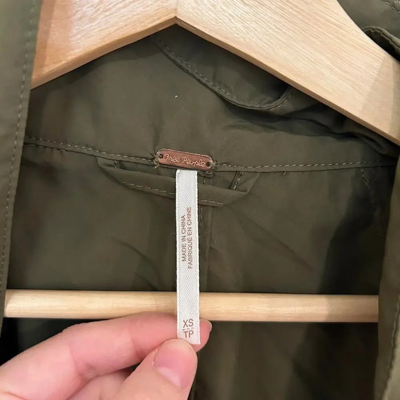 Free people oversized long bomber windbreaker w concealable hood XS funnel neck - Picture 5 of 8